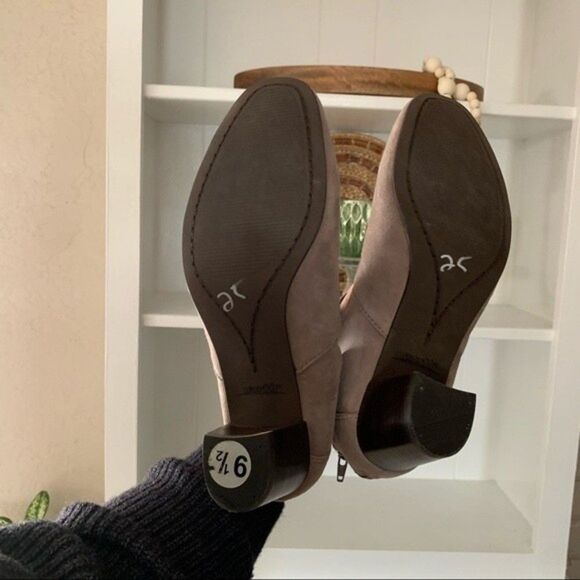 Earth Corinth Taupe Block Toe Suede Block Heel Ankle Booties - Picture 6 of 9